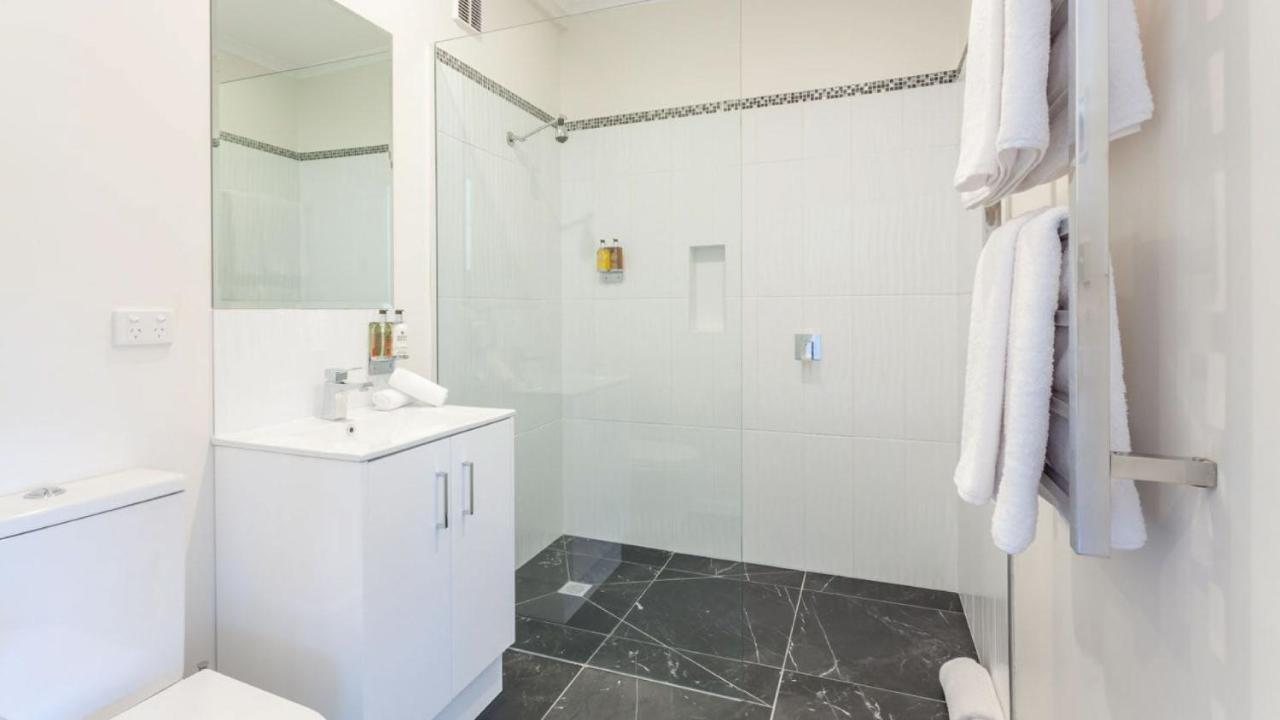 דיילספורד Balconies Lakeside - Studio Apartment 2 מראה חיצוני תמונה